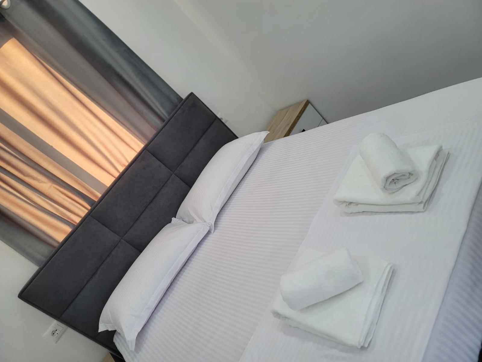 Caca Hotel Rinas Luaran gambar